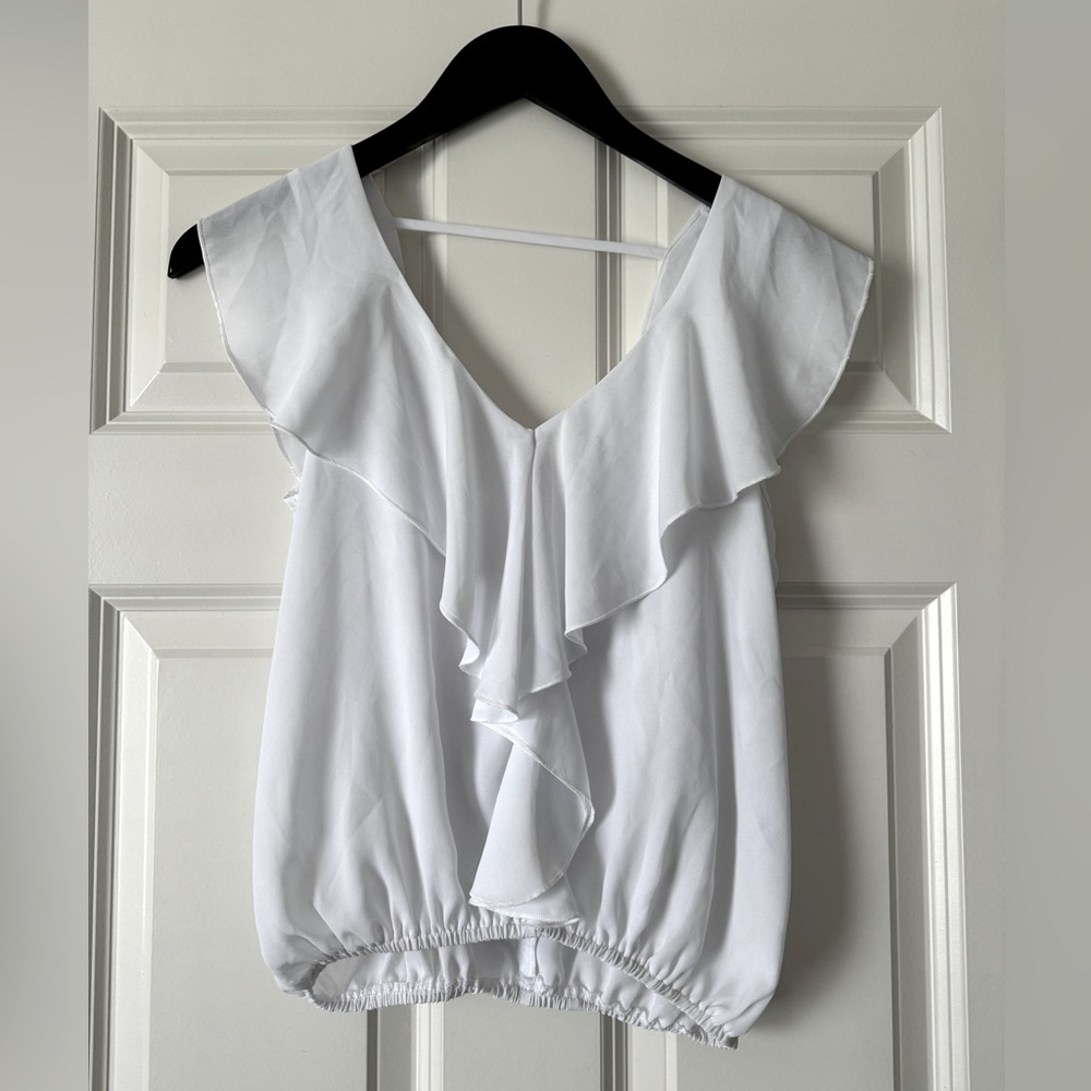 Women’s Charlotte Russe Ruffle Crop Top • Solid White • Size Small